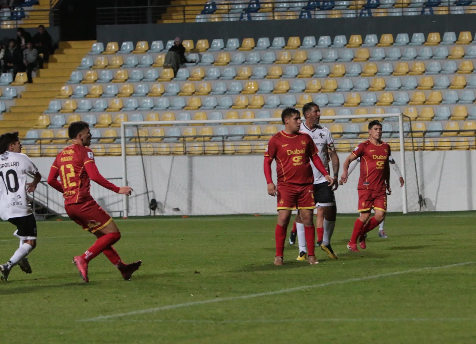 Jugadores de Curacaví FC en cancha